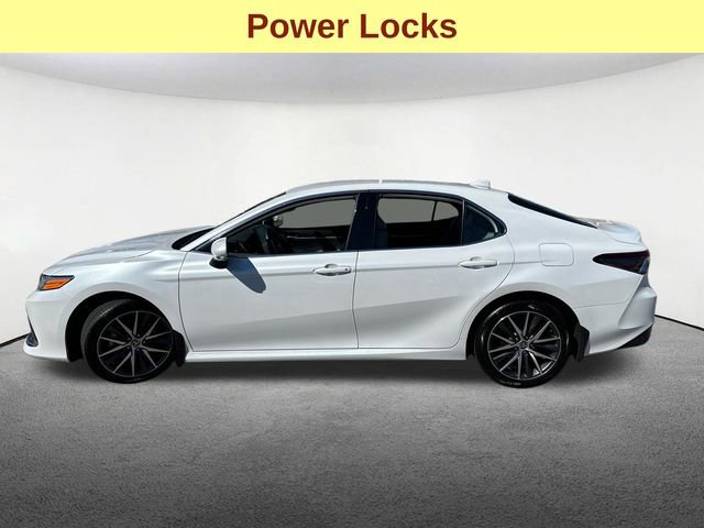 Used 2023 Toyota Camry XLE image 6