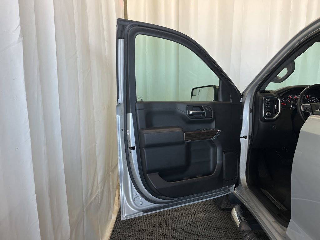 Used 2021 Chevrolet Silverado 1500 LT AWD/4WD image 16