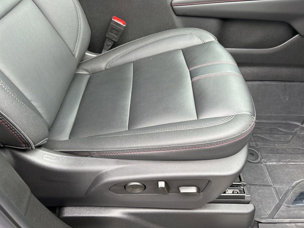 Used 2025 Chevrolet Suburban RST w/ Comfort Package image 49