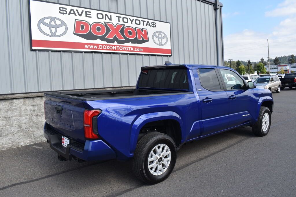 Certified 2025 Toyota Tacoma SR5 AWD/4WD image 5