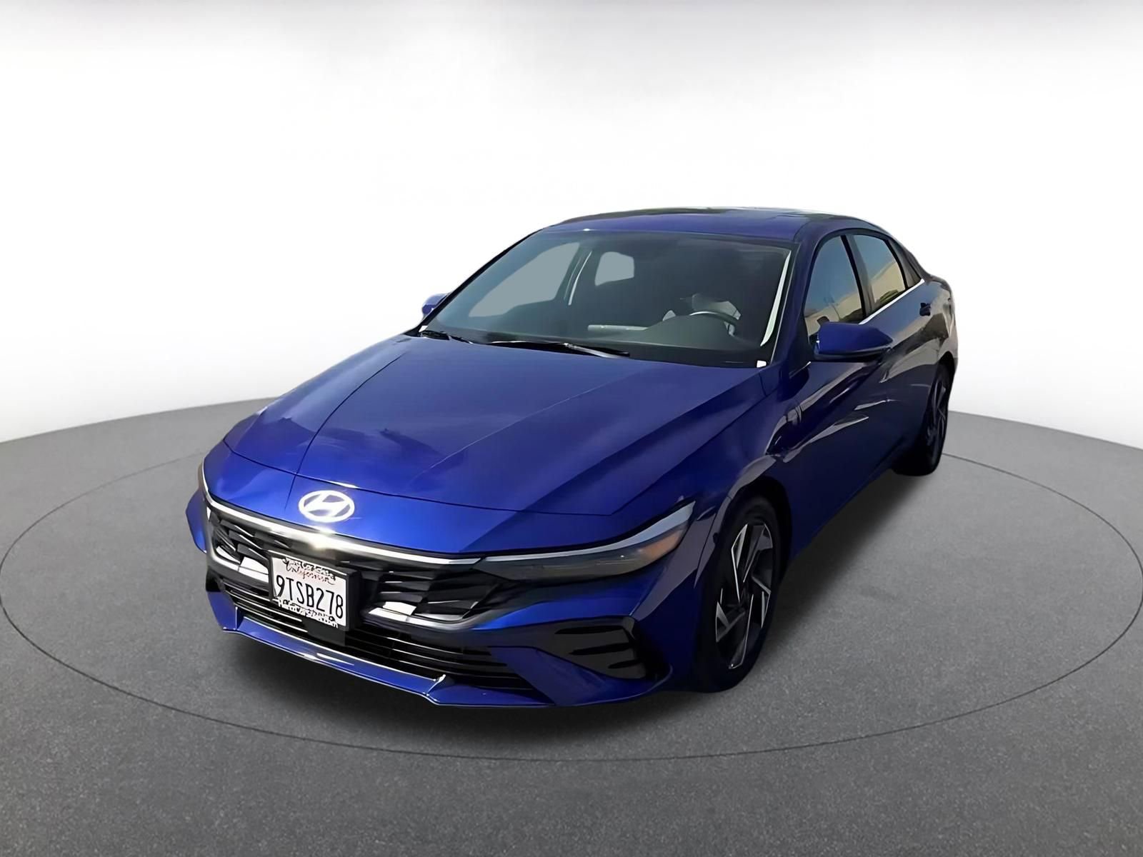 Used 2025 Hyundai Elantra Limited image 7