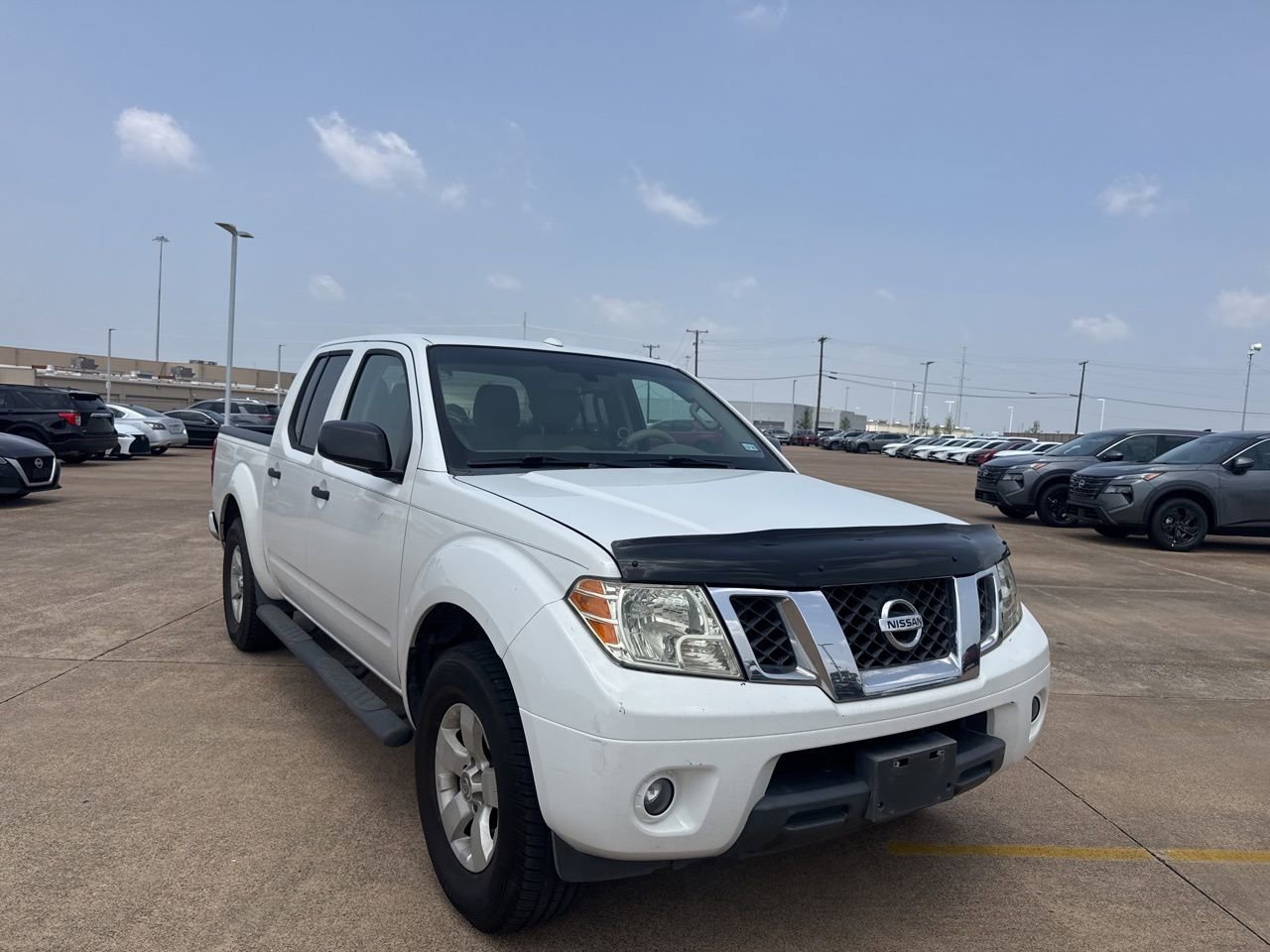 Used 2013 Nissan Frontier SV w/ SV Value Truck Pkg RWD image 2