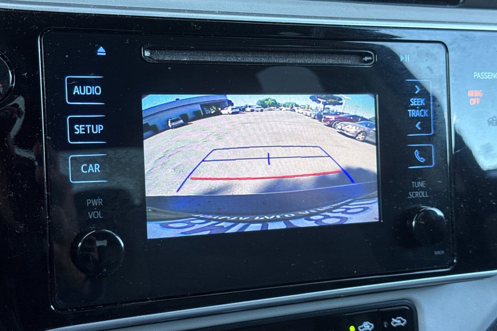 Used 2017 Toyota Corolla LE FWD image 17