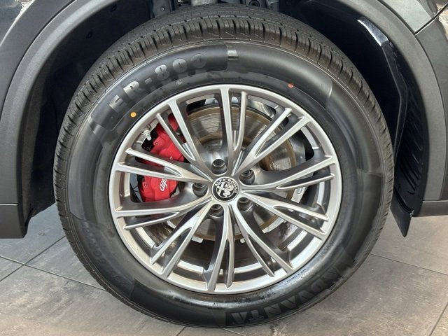 Used 2022 Alfa Romeo Stelvio Sprint image 38