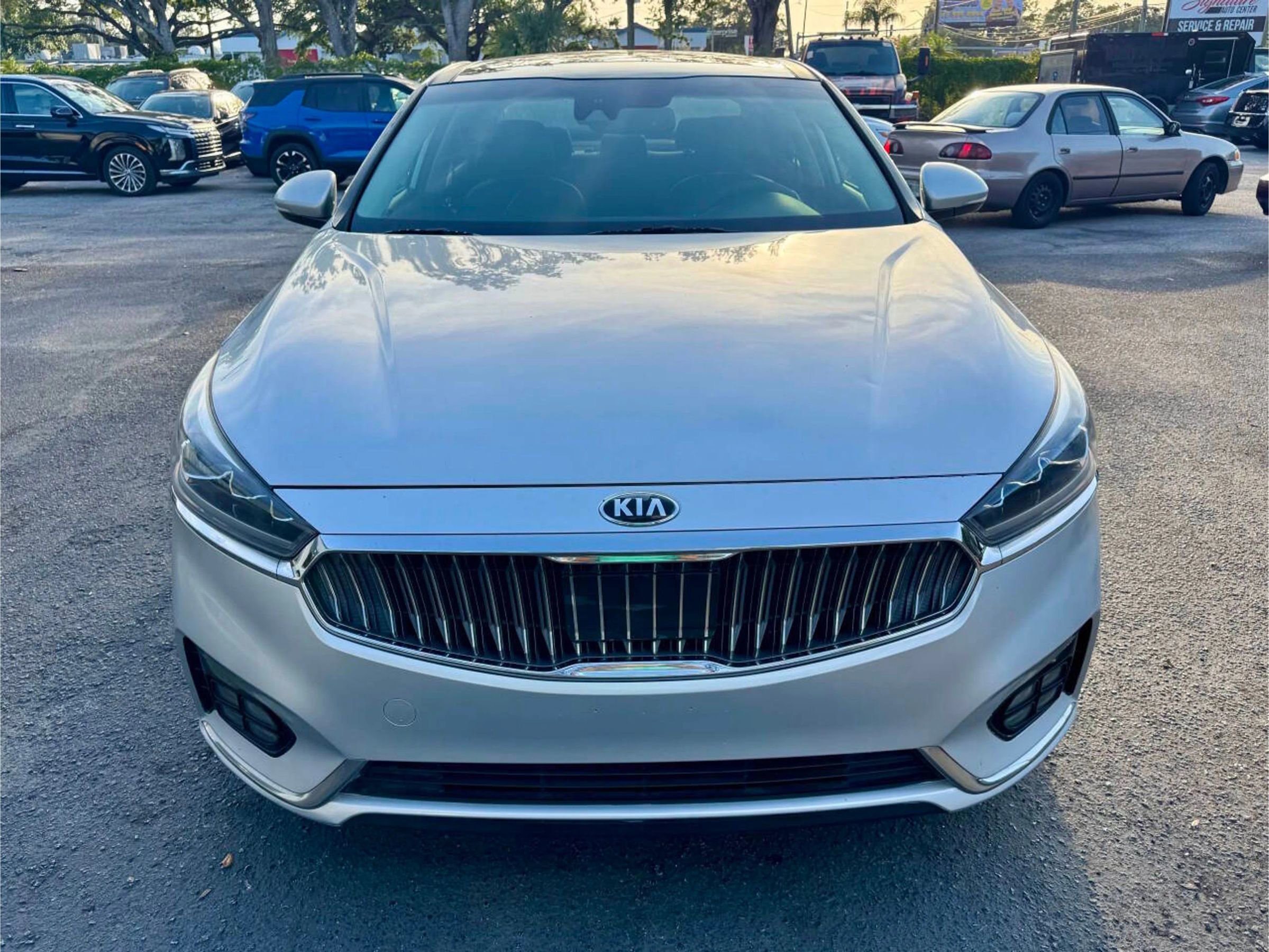 Used 2017 Kia Cadenza Technology image 4