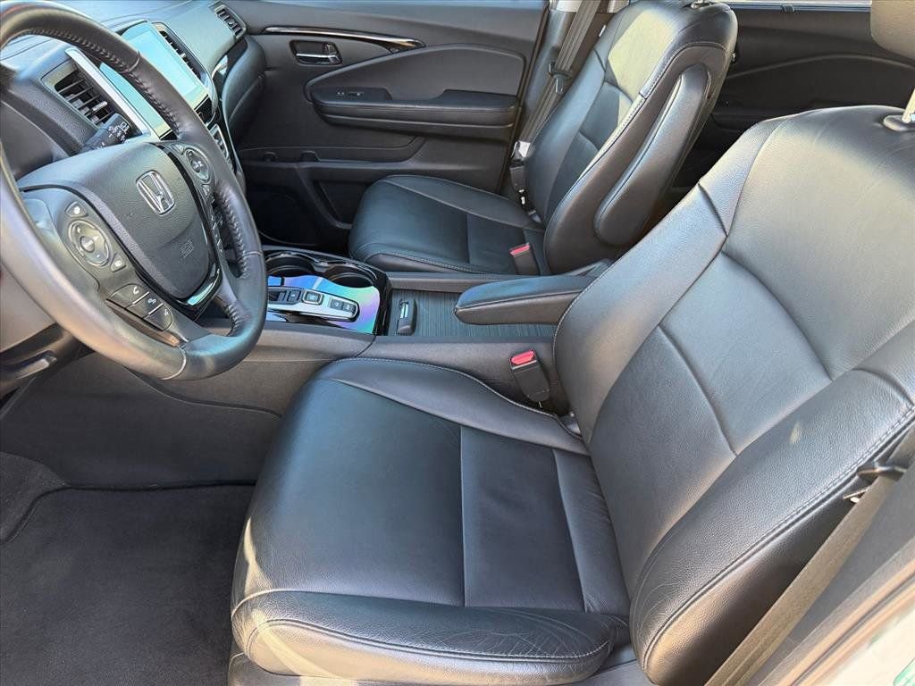 Used 2018 Honda Pilot Touring image 11