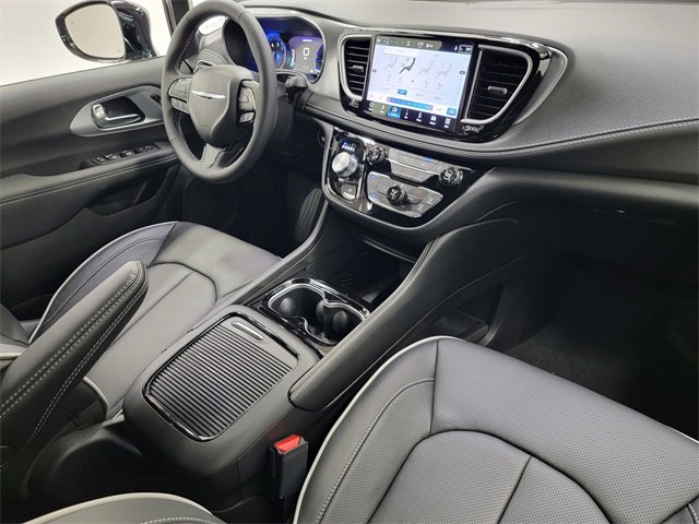 New 2026 Chrysler Pacifica Limited w/ S Appearance Package image 35