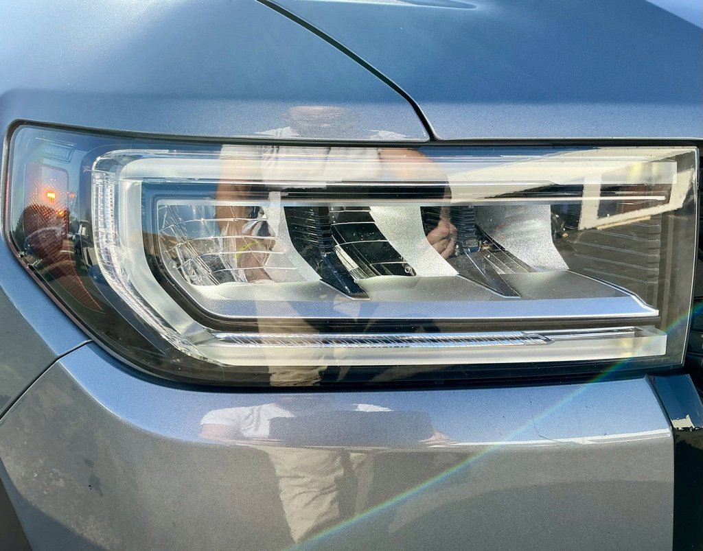 Used 2021 GMC Acadia SLT w/ Elevation Edition image 8