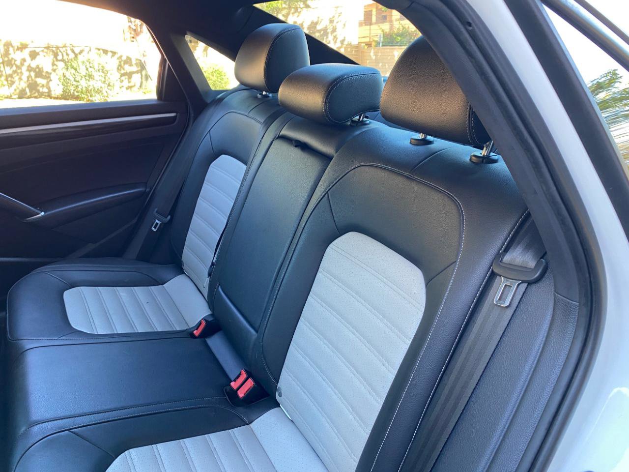 Used 2018 Volkswagen Passat GT FWD image 35