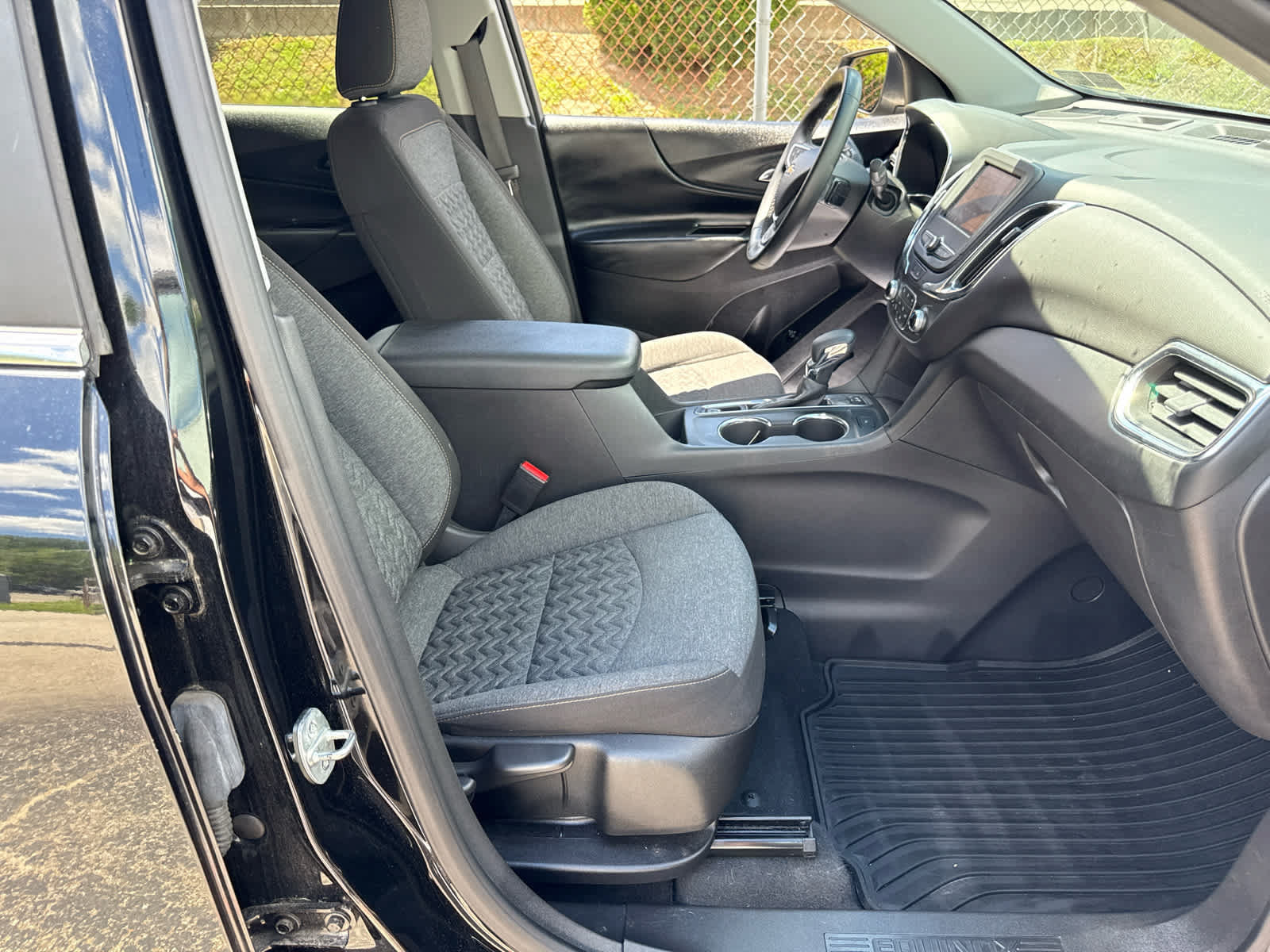 Used 2023 Chevrolet Equinox LT AWD/4WD image 29