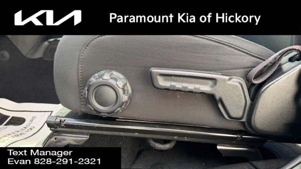 Used 2022 Jeep Wrangler Unlimited Rubicon w/ Cold Weather Group image 4