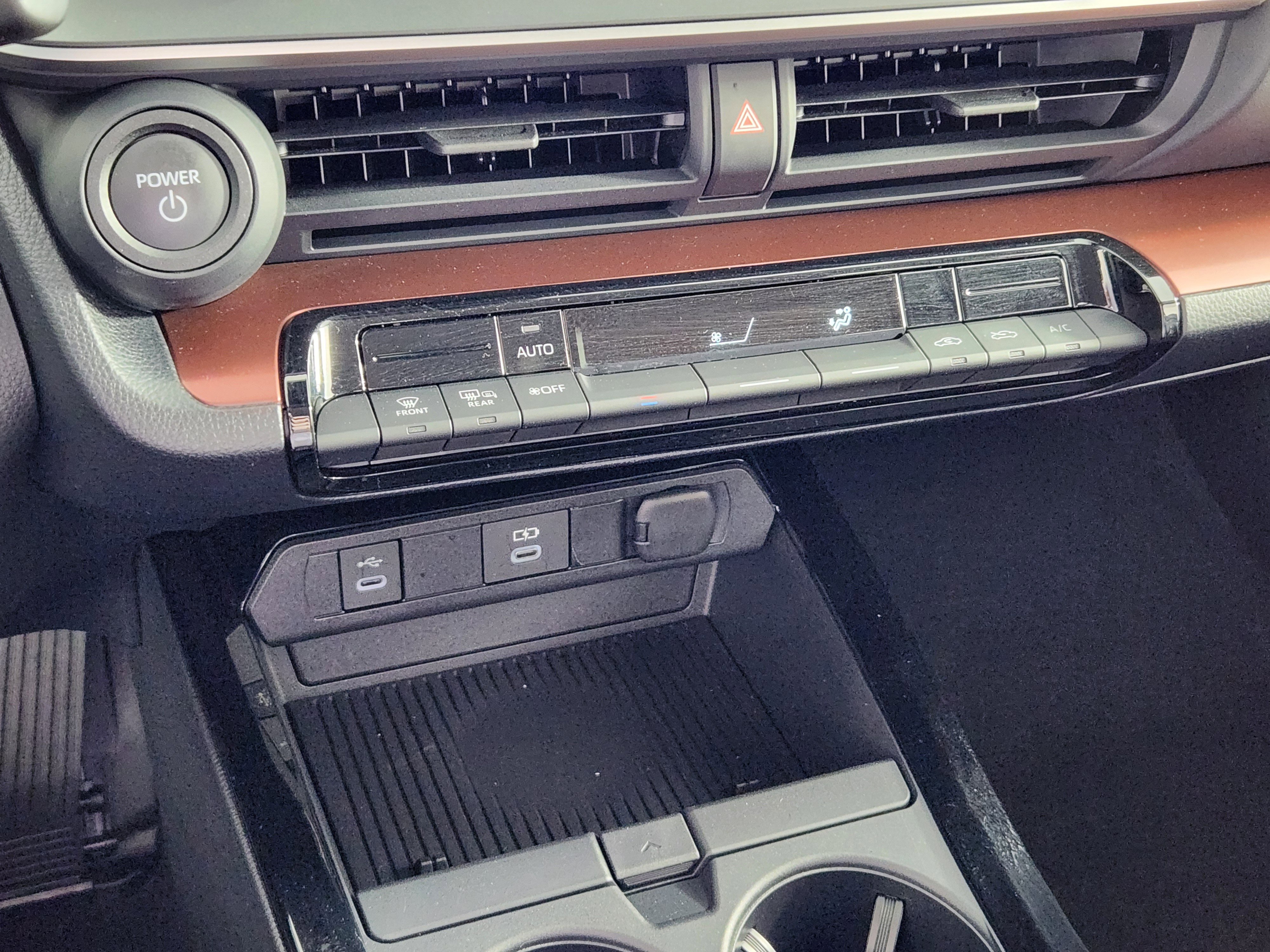 Used 2025 Toyota Prius Plug-In Hybrid image 24