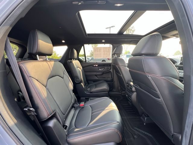Used 2025 Honda Pilot TrailSport image 14