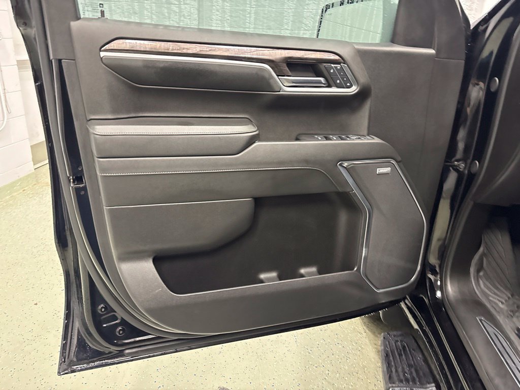Used 2024 Chevrolet Silverado 1500 LTZ AWD/4WD image 15
