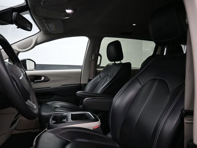 Used 2024 Chrysler Pacifica Limited FWD image 11