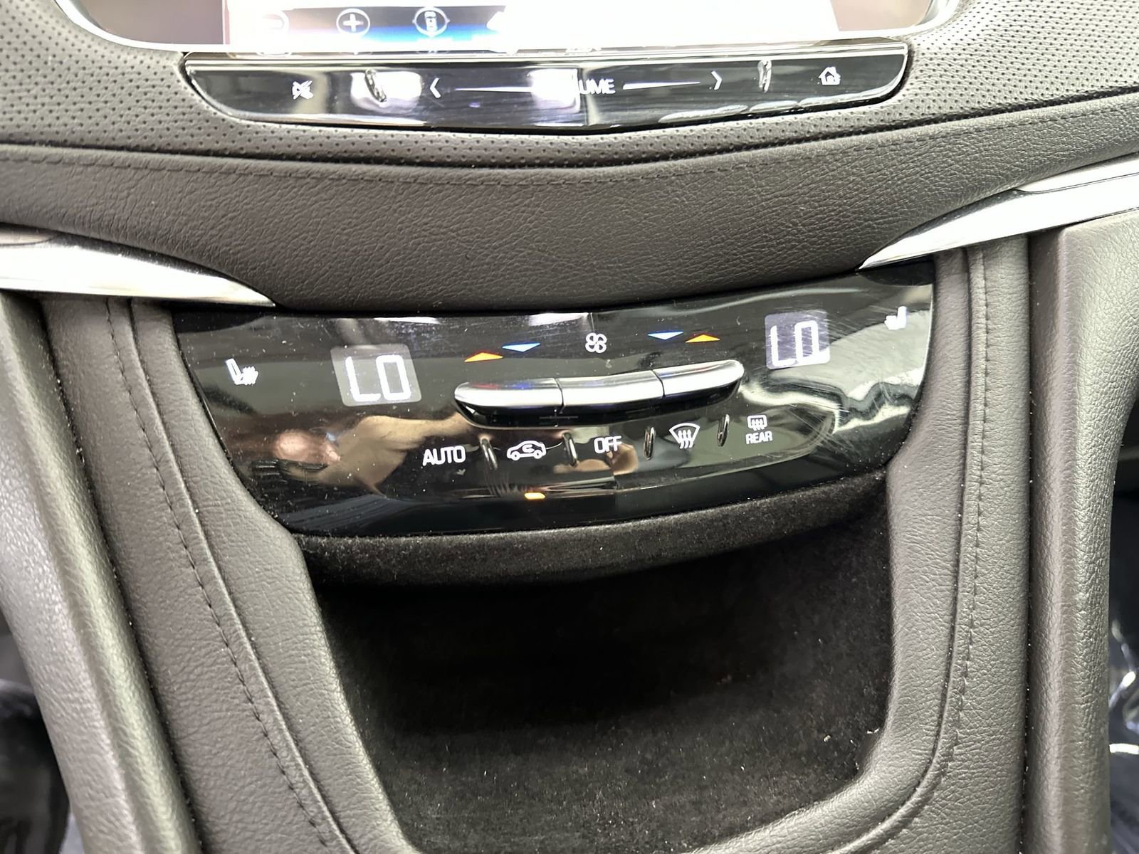 Used 2017 Cadillac XT5 Luxury w/ Driver Awareness Package image 23