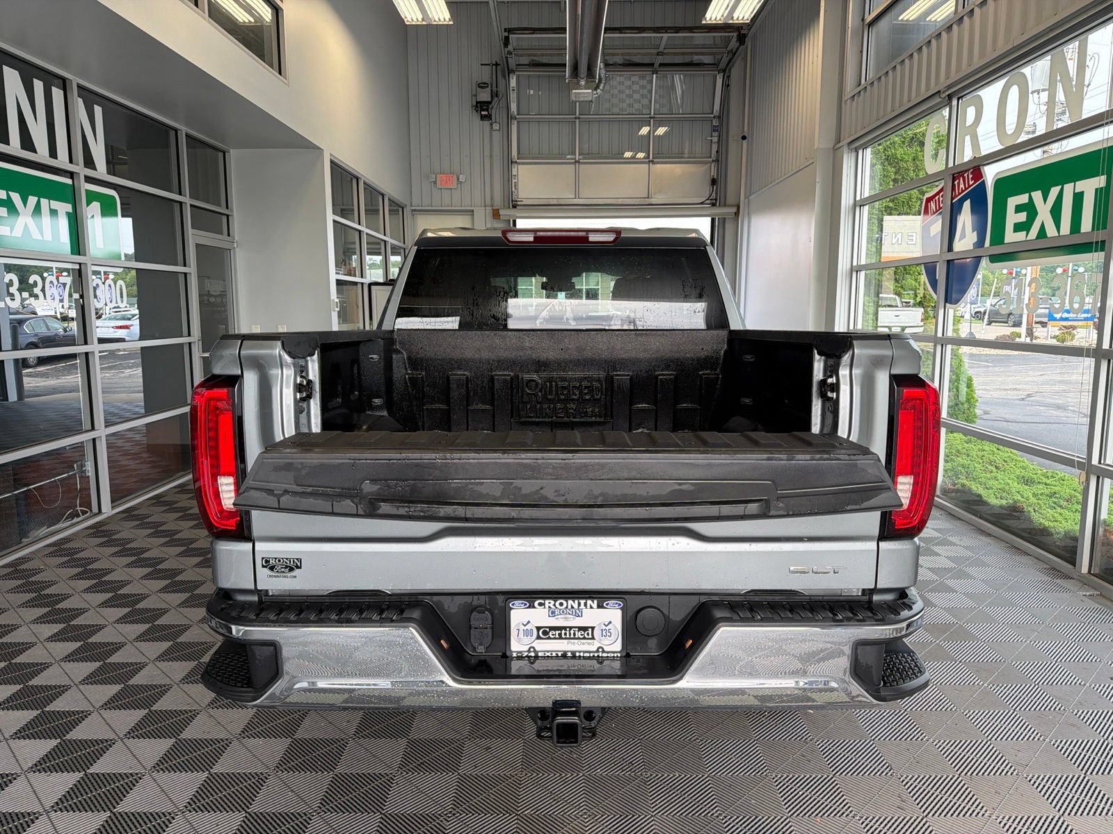 Used 2026 GMC Sierra 1500 SLT AWD/4WD image 9