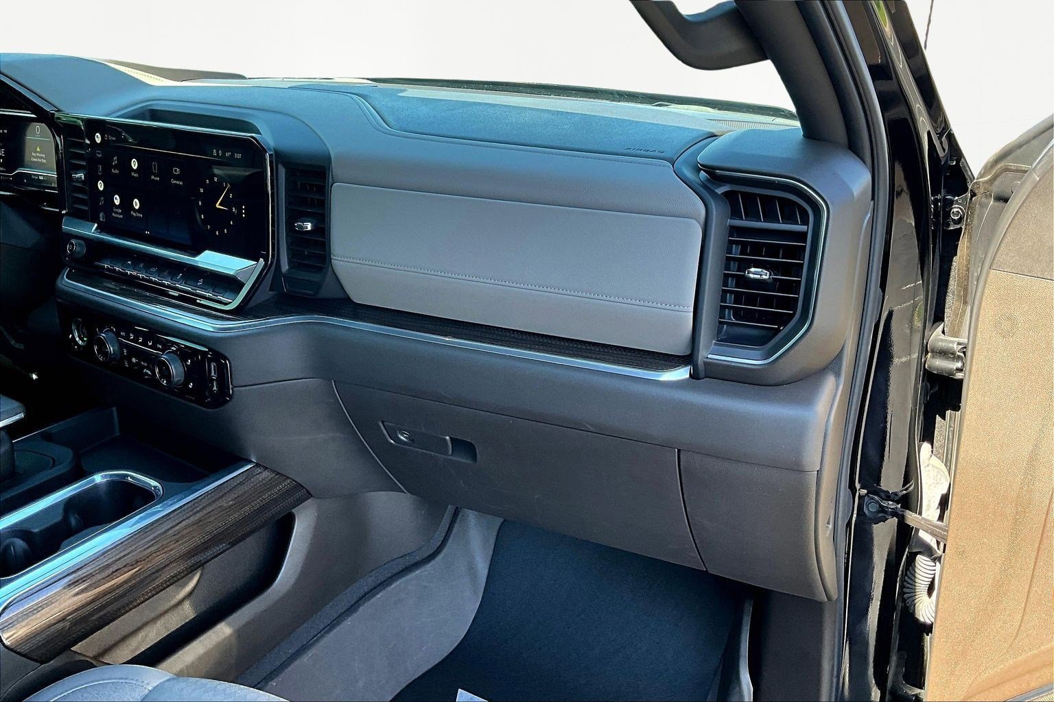 Used 2022 Chevrolet Silverado 1500 RST AWD/4WD image 27