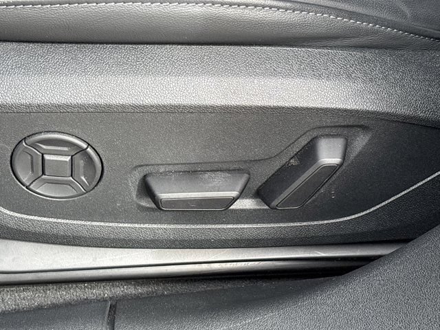 Used 2025 Audi A6 e-tron Premium Plus w/ Premium Plus RWD image 22