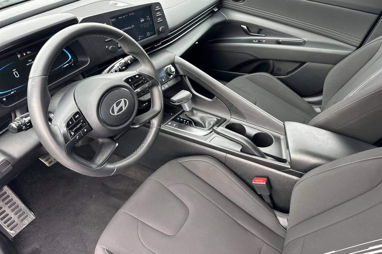 Used 2025 Hyundai Elantra Sport FWD image 11