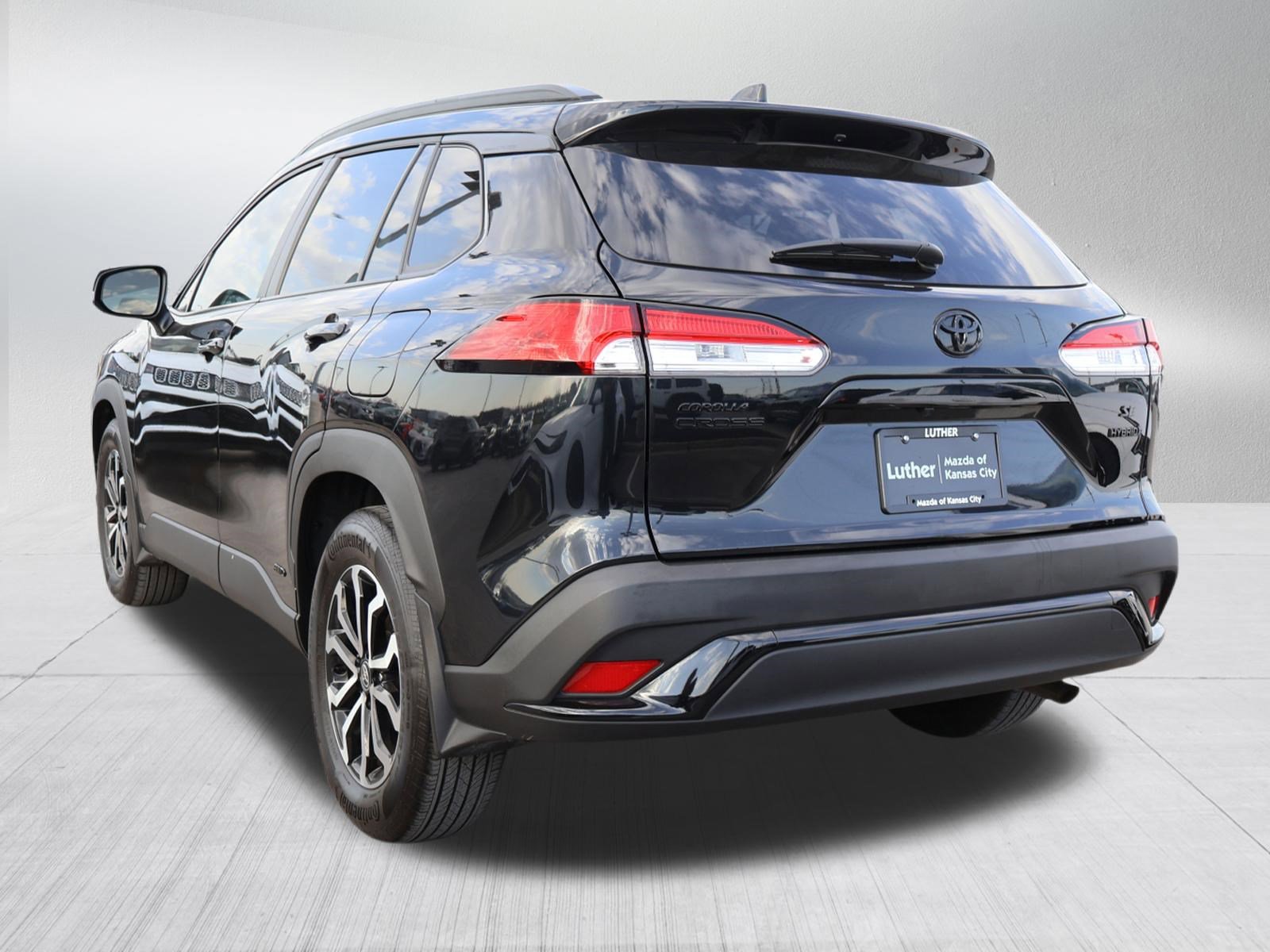 Used 2024 Toyota Corolla Cross SE AWD/4WD image 6