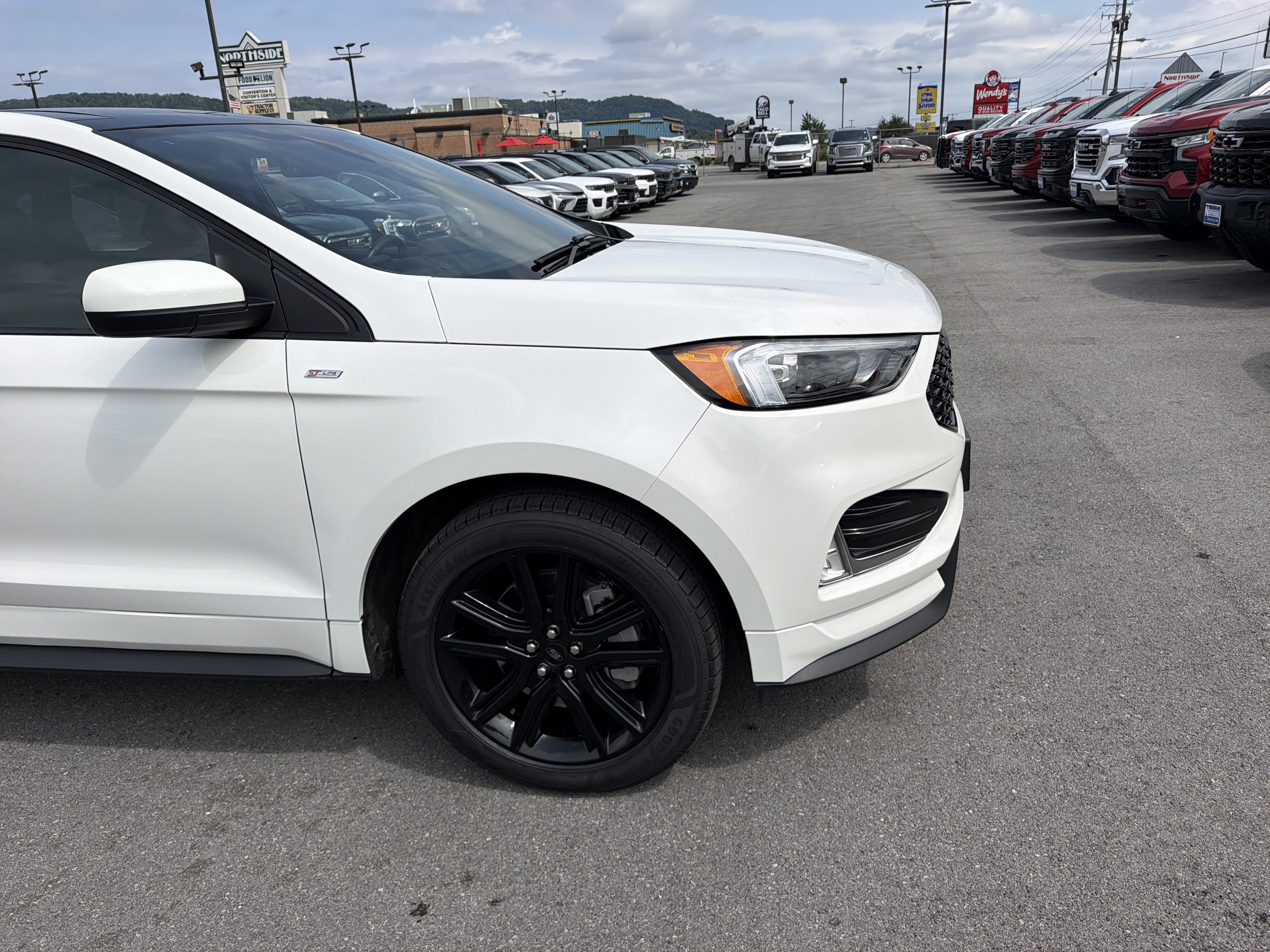 Used 2023 Ford Edge ST-Line AWD/4WD image 4