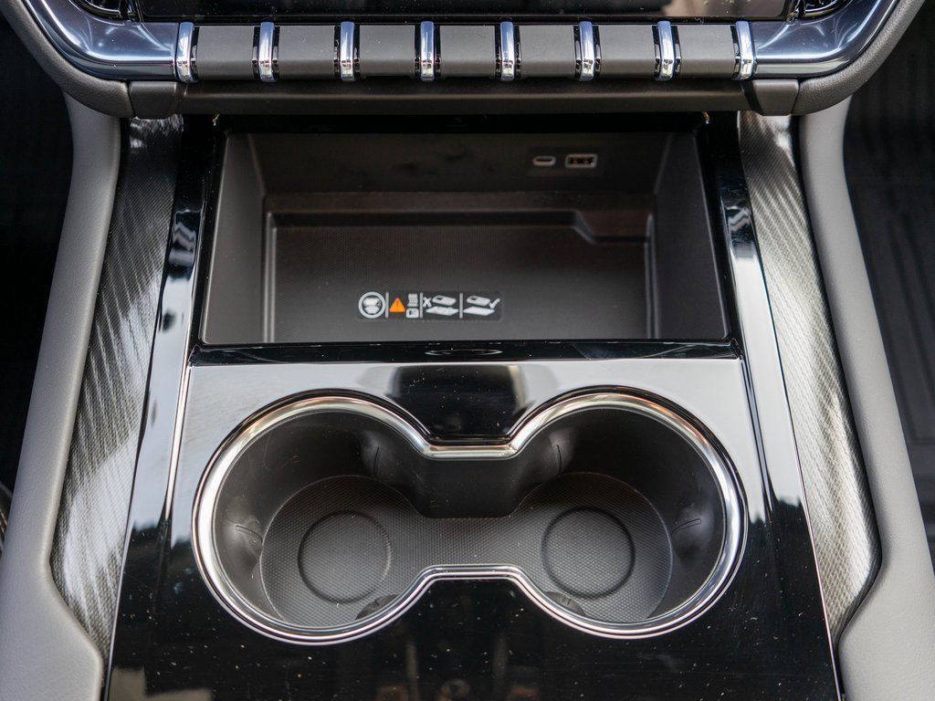 New 2026 GMC Yukon XL AT4 w/ AT4 Premium Package image 30