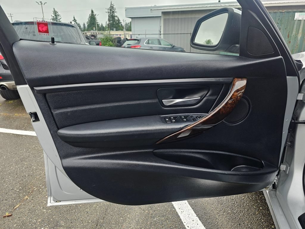 Used 2014 BMW 328i xDrive Sedan AWD/4WD image 22