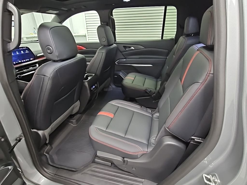 Used 2024 Chevrolet Traverse RS w/ LPO, Floor Liner Package image 33
