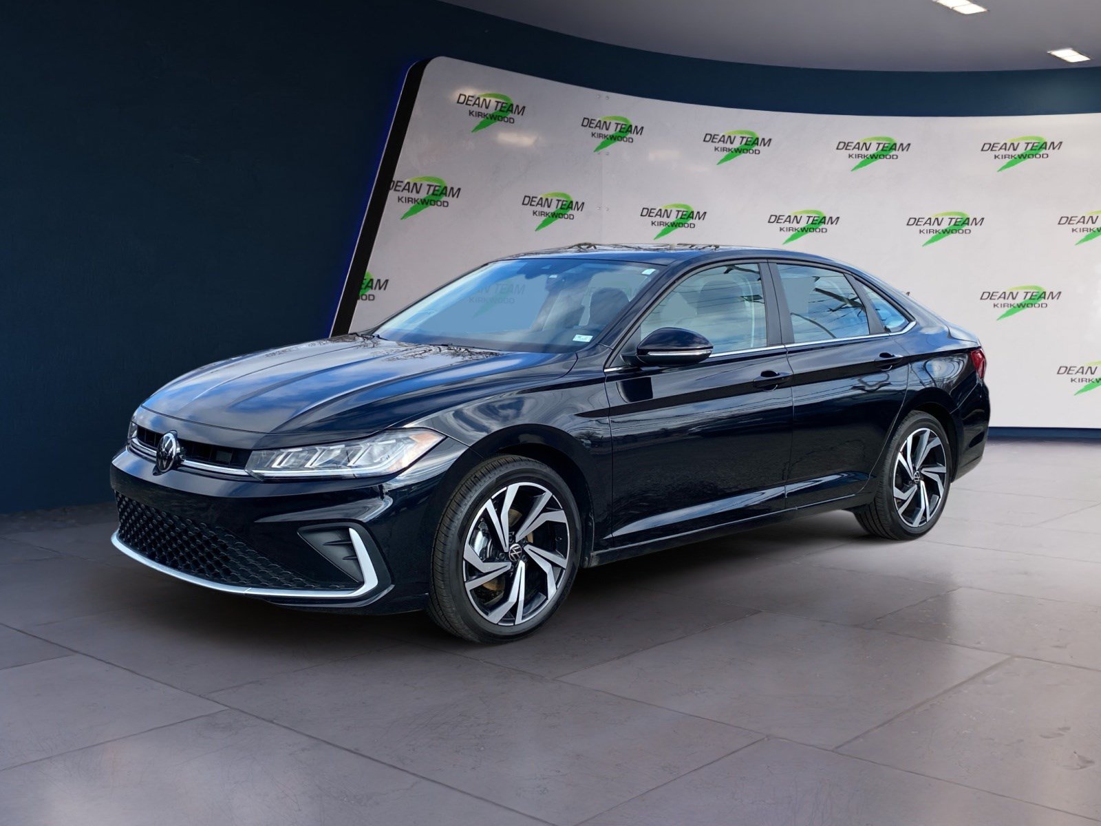 Used 2025 Volkswagen Jetta SEL FWD image 2