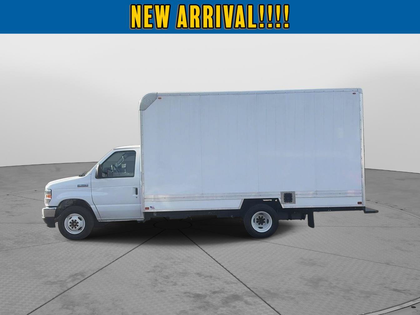 Used 2024 Ford E-350 and Econoline 350 Super Duty w/ Power Windows & Locks Group RWD image 4