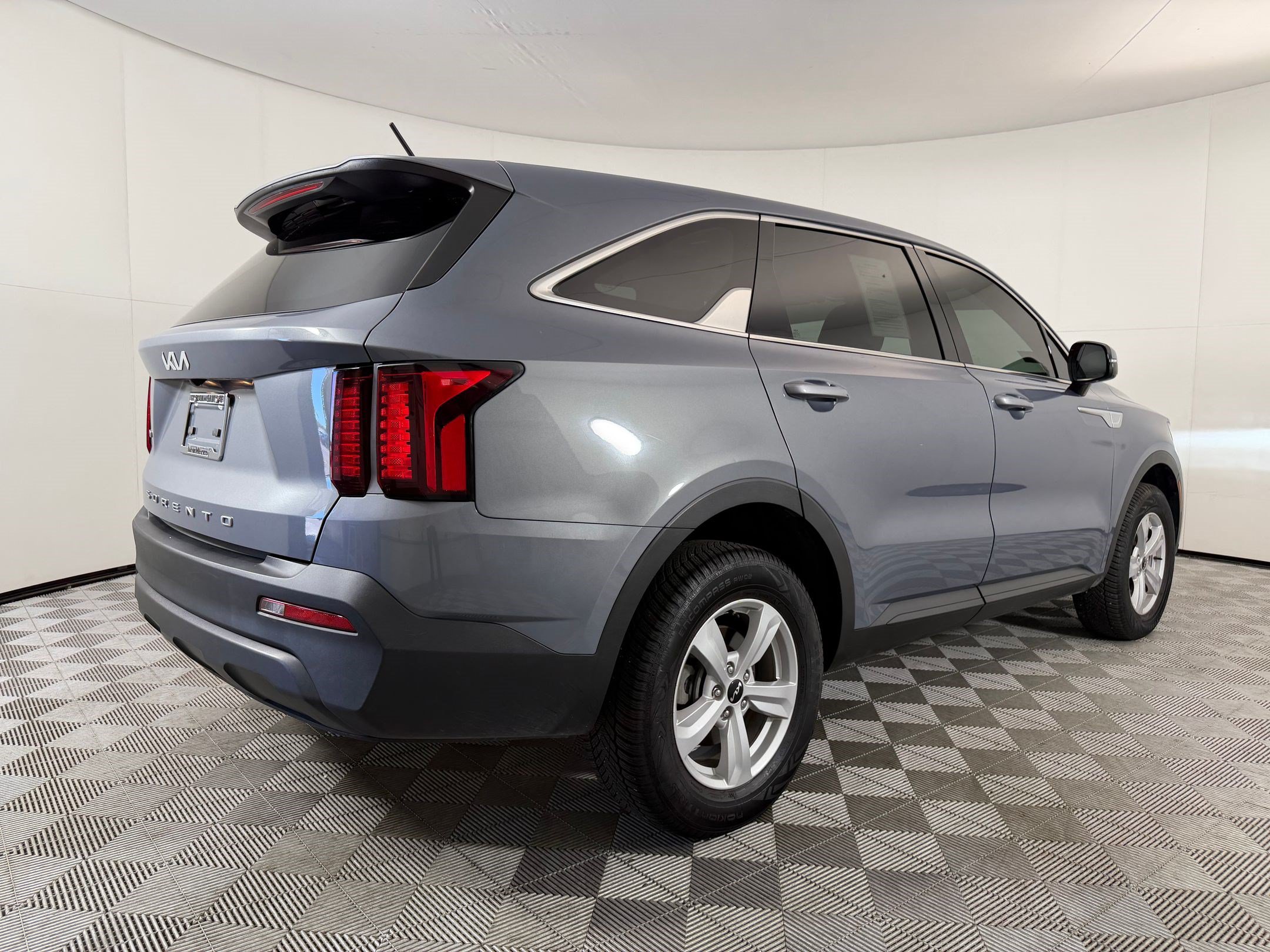 Used 2022 Kia Sorento LX AWD/4WD image 9