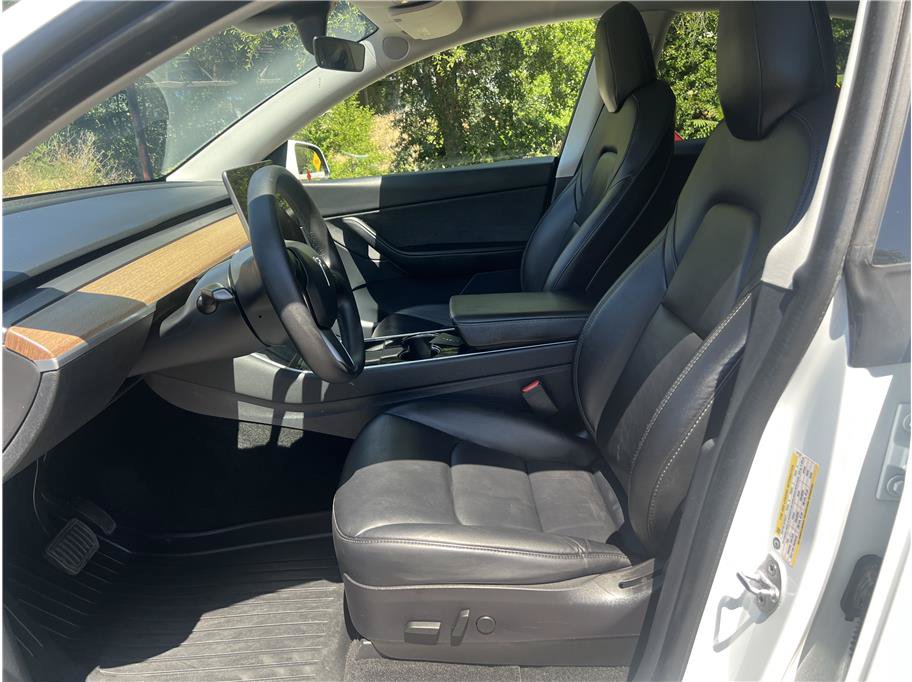 Used 2020 Tesla Model Y Long Range AWD/4WD image 19