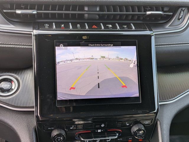 Used 2024 Jeep Grand Cherokee Altitude AWD/4WD image 19