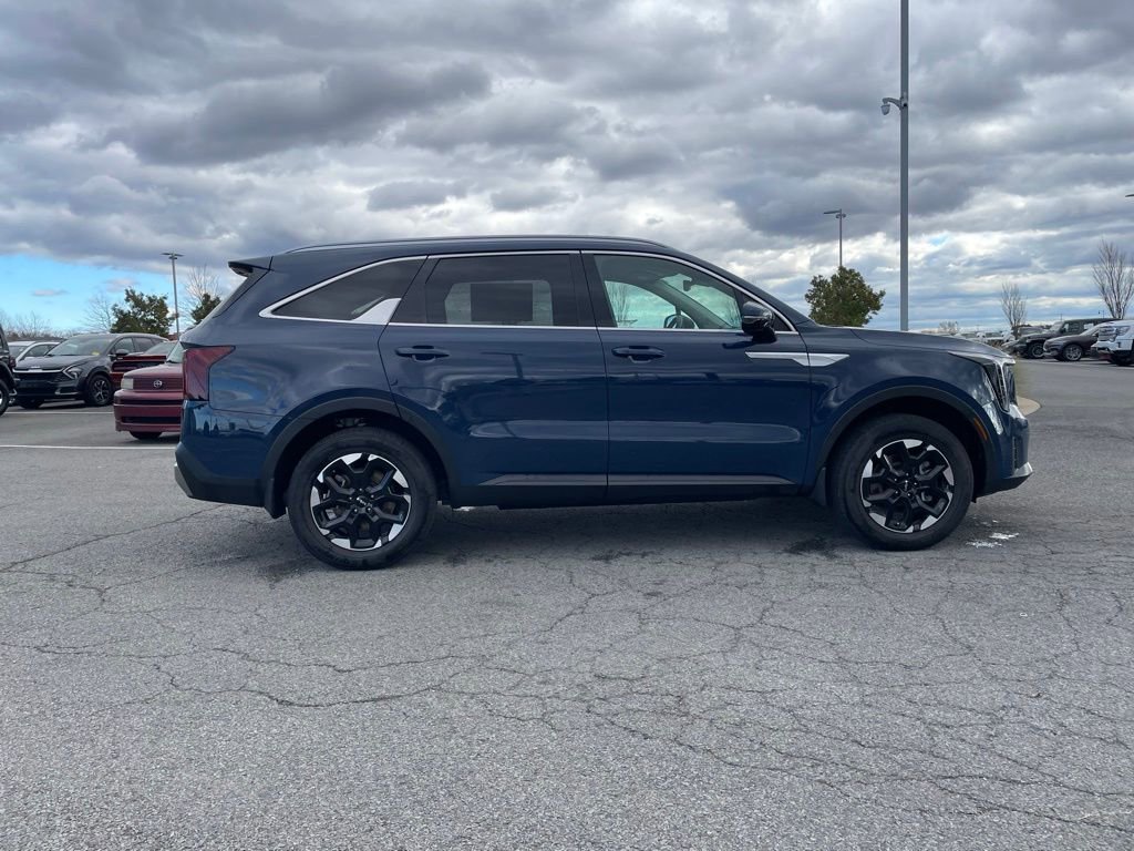 New 2025 Kia Sorento S AWD/4WD image 9