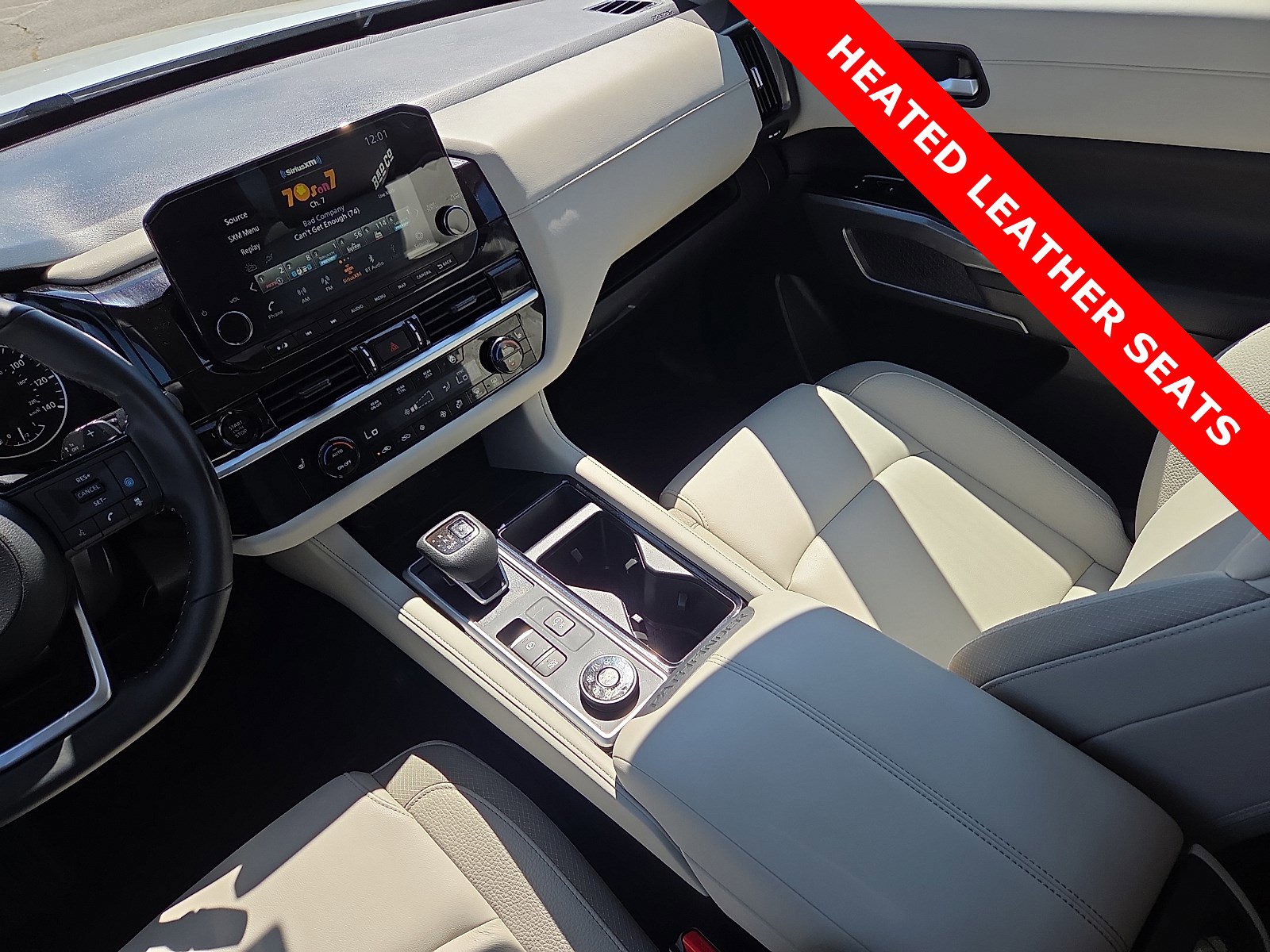 Used 2025 Nissan Pathfinder SL image 14