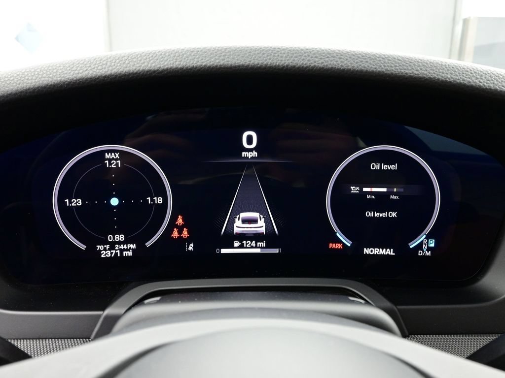 Certified 2025 Porsche 911 Carrera RWD image 9