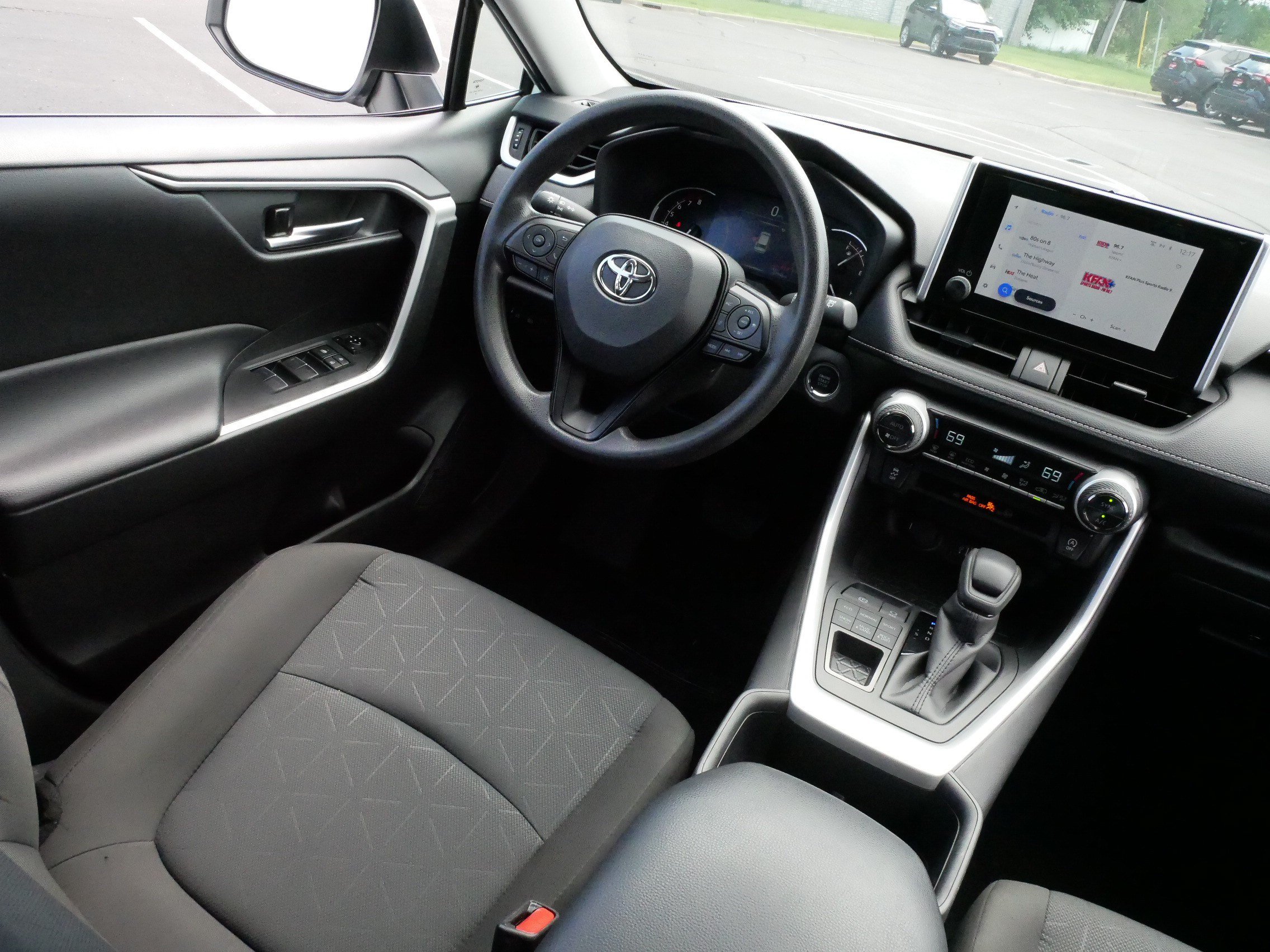 Certified 2025 Toyota RAV4 XLE AWD/4WD image 9