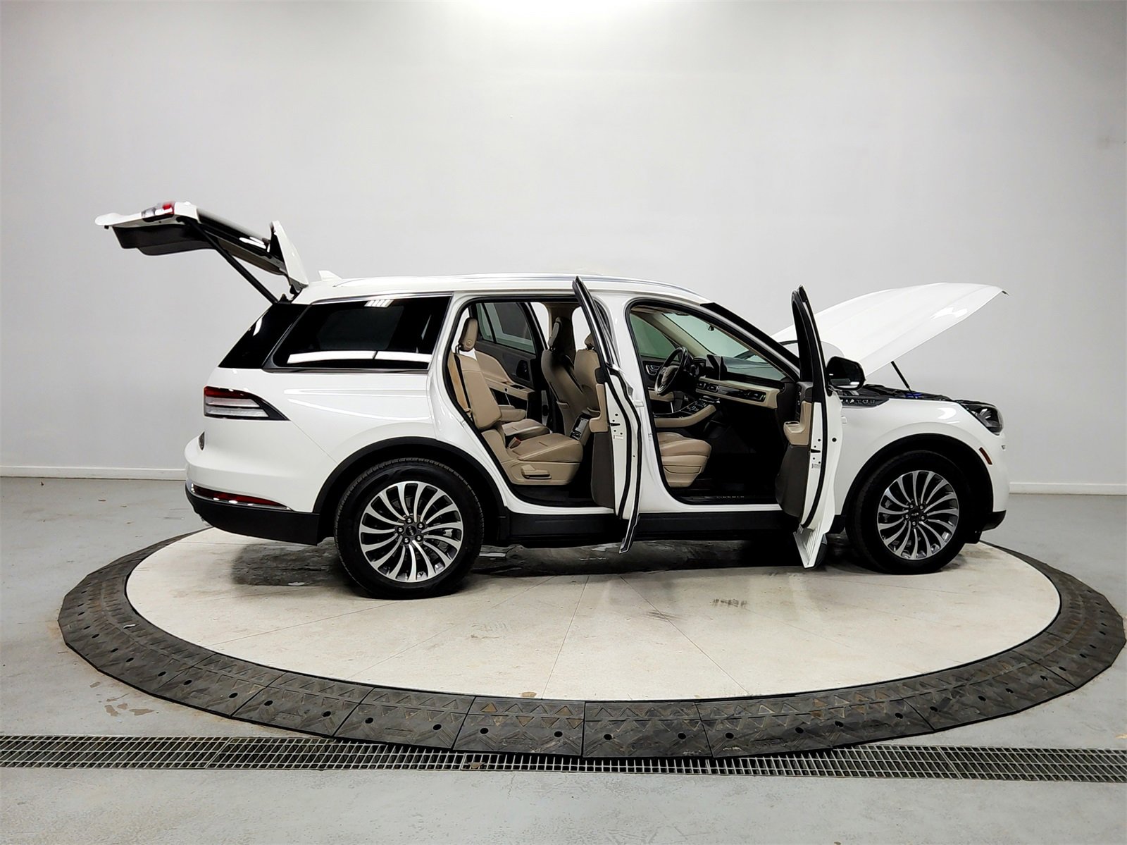 Used 2020 Lincoln Aviator Reserve image 16