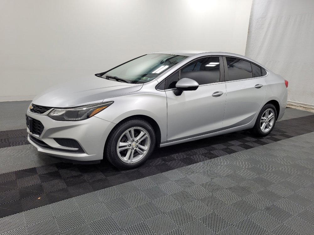 Used 2017 Chevrolet Cruze LT w/ Convenience Package image 2