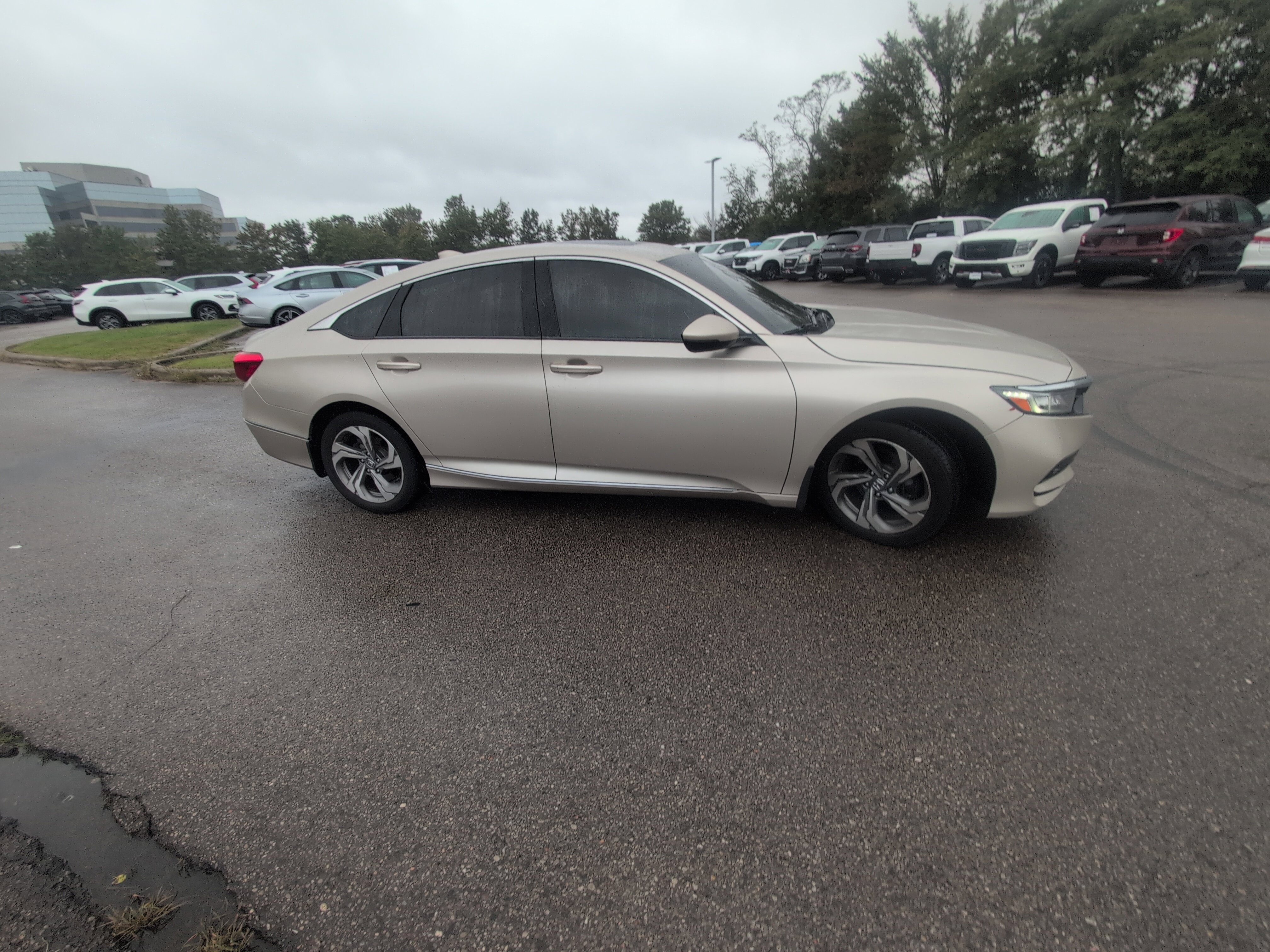 Used 2018 Honda Accord EX-L image 24