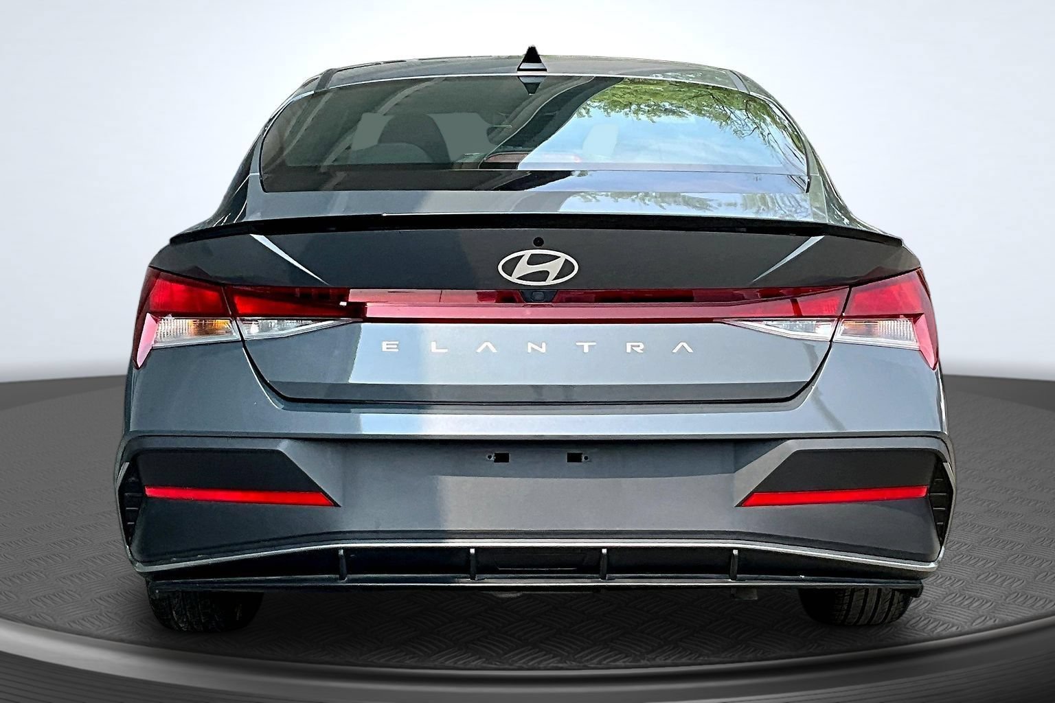 Used 2025 Hyundai Elantra Sport FWD image 4