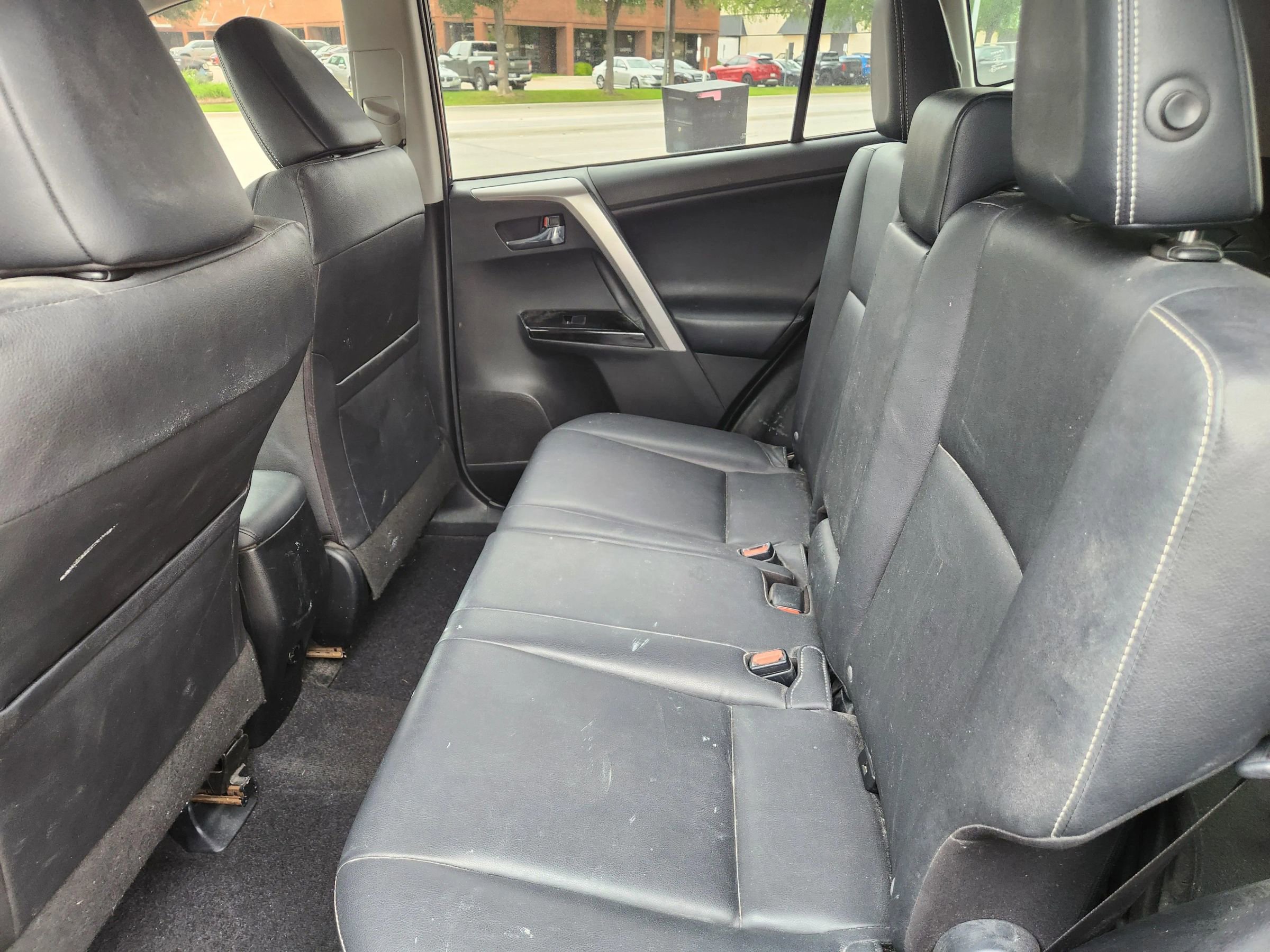 Used 2016 Toyota RAV4 Limited w/ Advanced Technology Package image 9