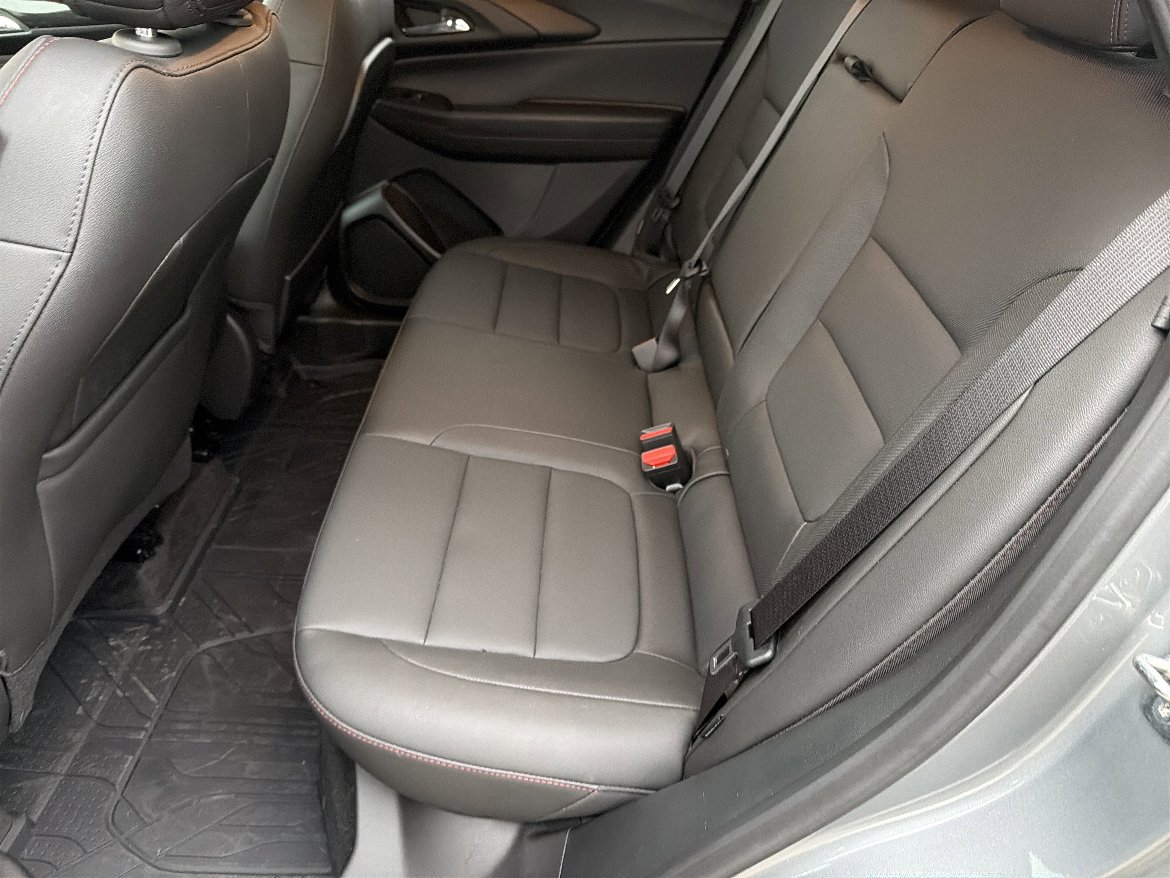 Used 2024 Chevrolet TrailBlazer RS w/ Driver Confidence Package image 45