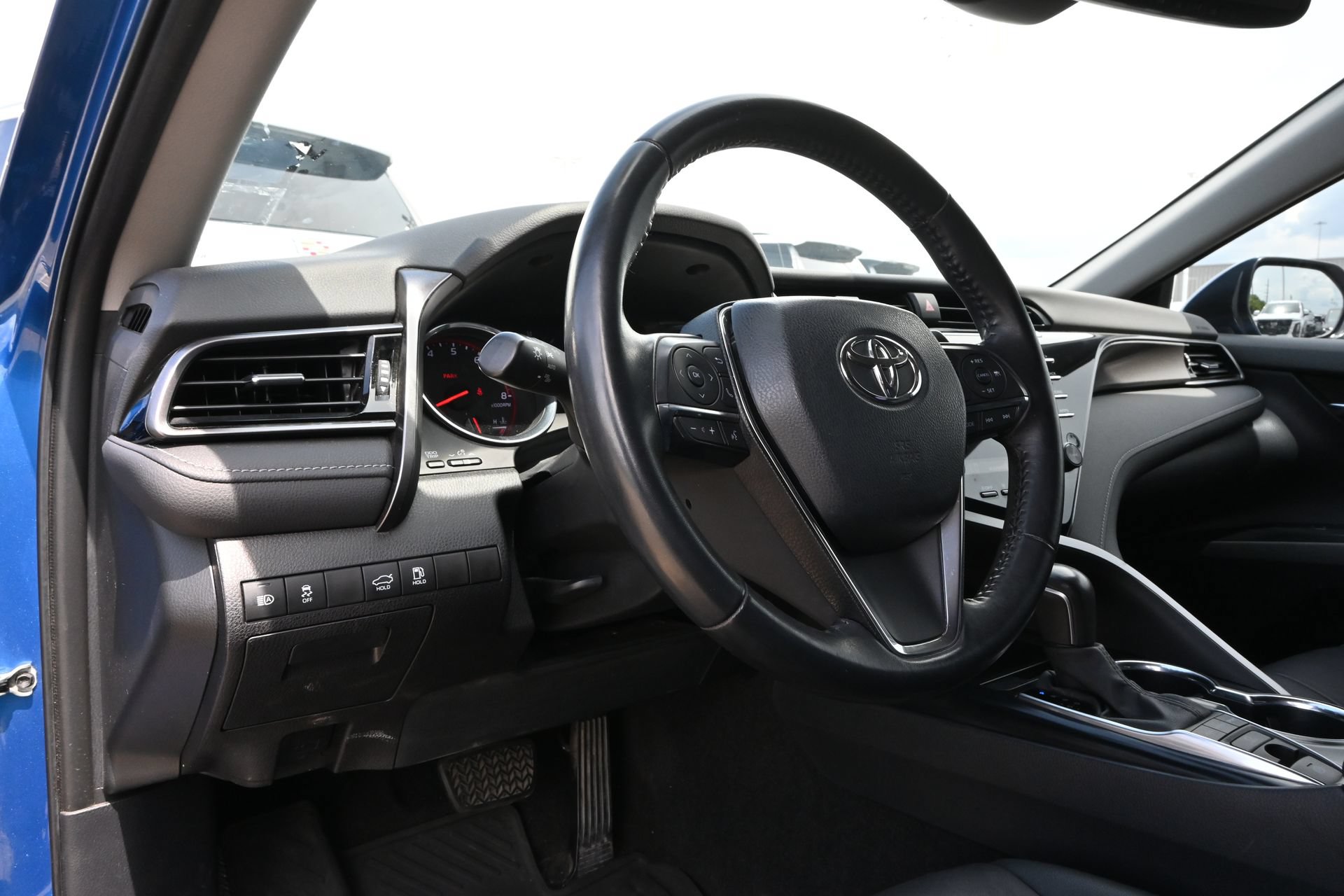 Used 2020 Toyota Camry XSE FWD image 18