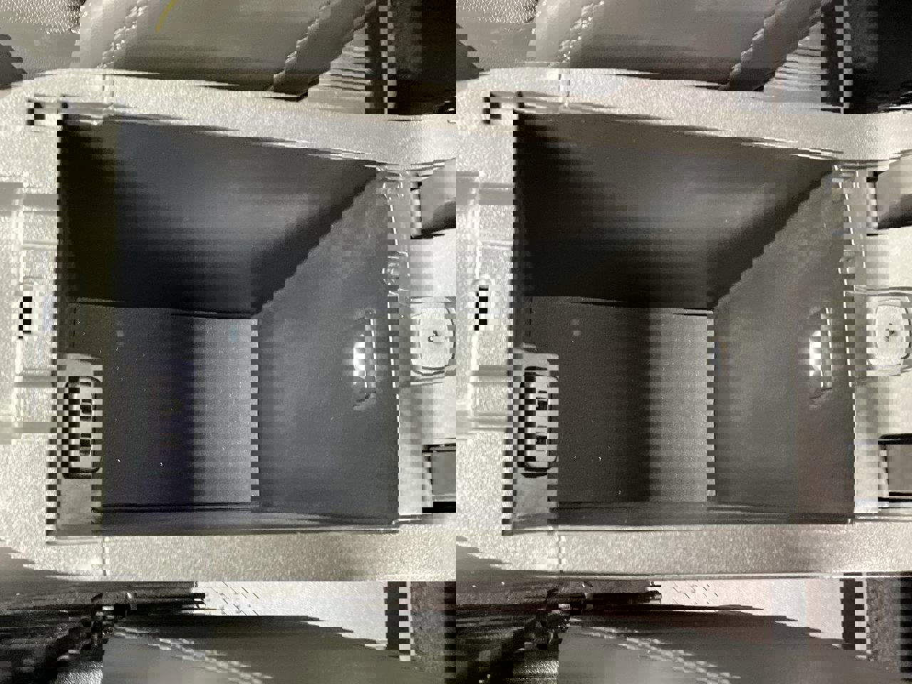 Certified 2022 Chevrolet Equinox Premier w/ LPO, Floor Liner Package image 26