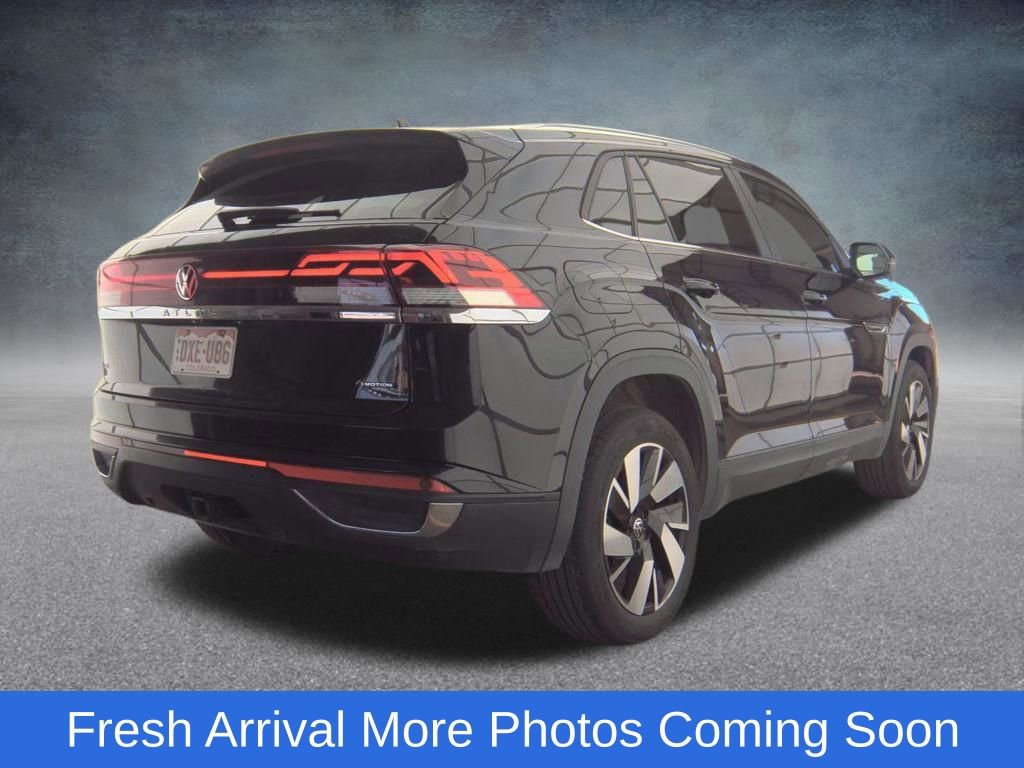 Used 2025 Volkswagen Atlas Cross Sport SE image 5