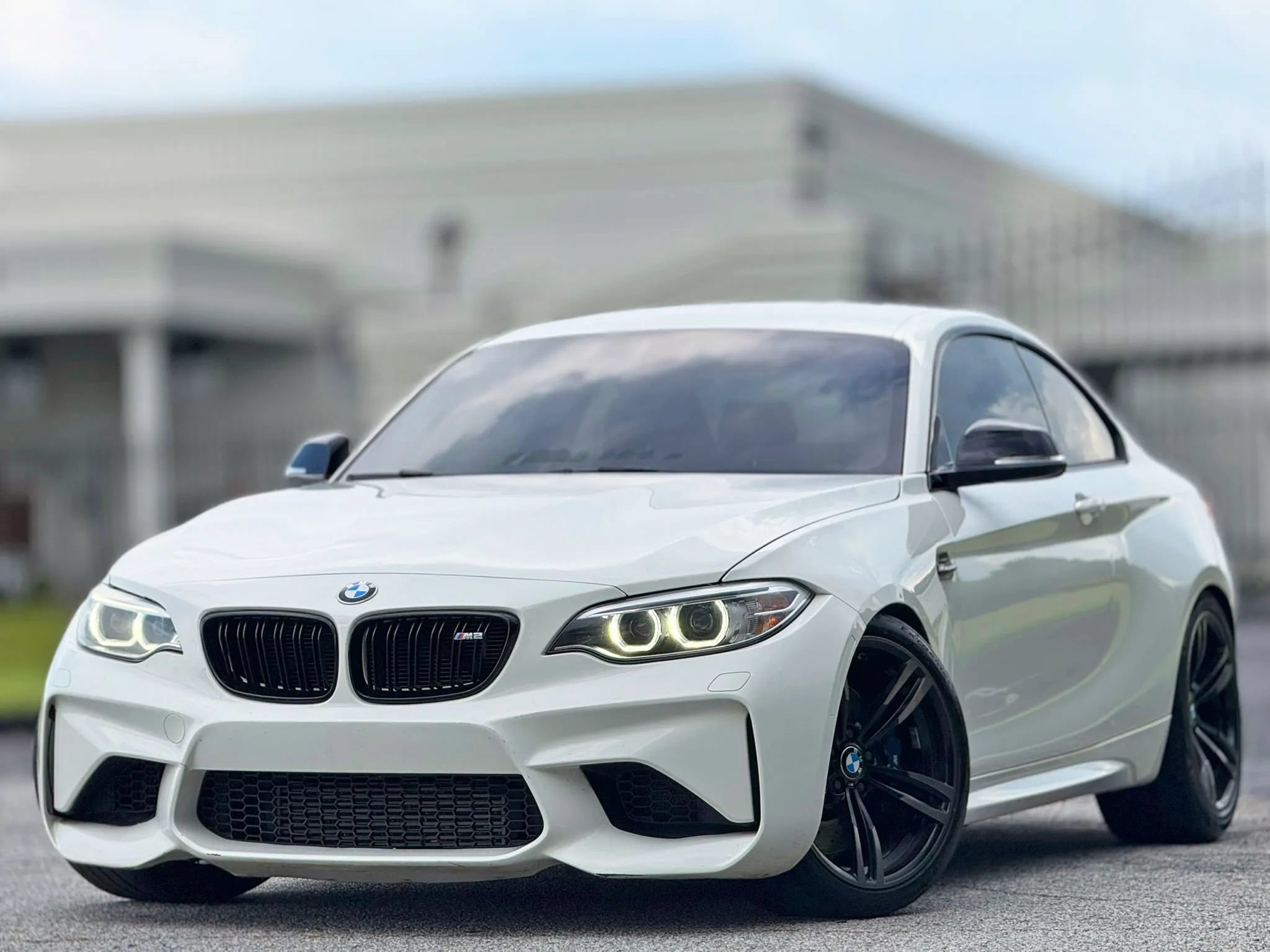 Used 2017 BMW M2 RWD image 2