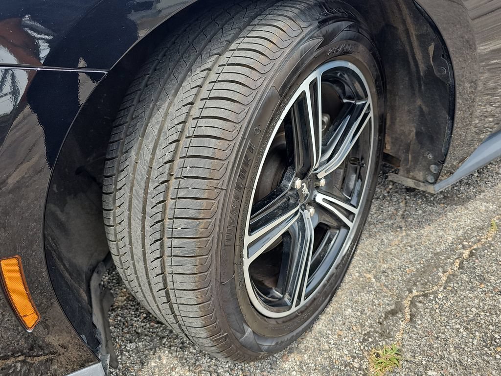 Used 2024 Ford Mustang Premium RWD image 31