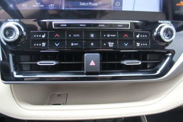 Used 2020 Toyota Highlander Limited image 21
